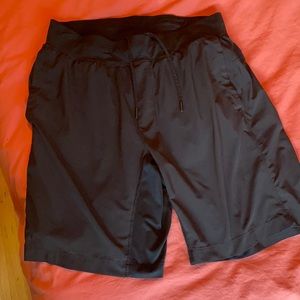Lululemon men’s liner shorts 7’